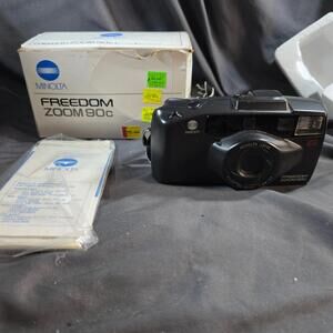 Minolta Freedom Zoom 90C Point & Shoot 35mm Film Camera 38-90mm New Open Box